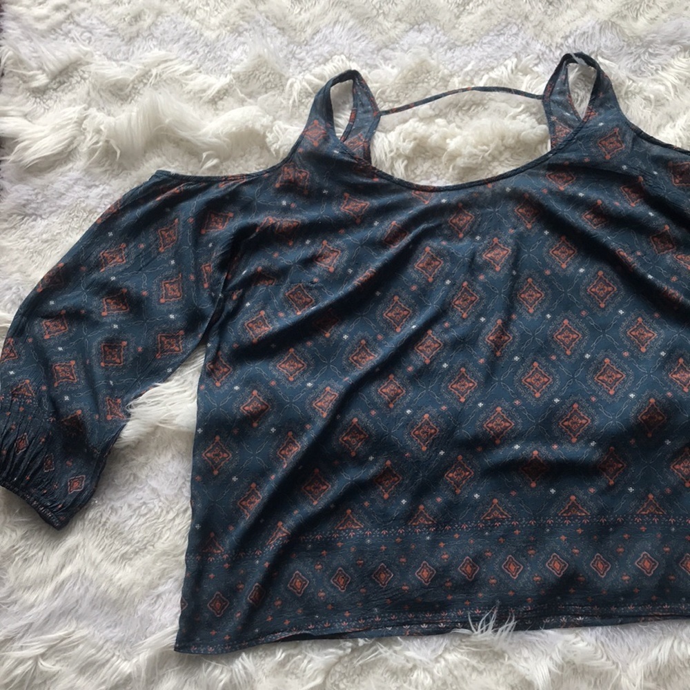 Torrid slate blue & orange long sleeves, cold shoulder top size 1 - Picture 8 of 9